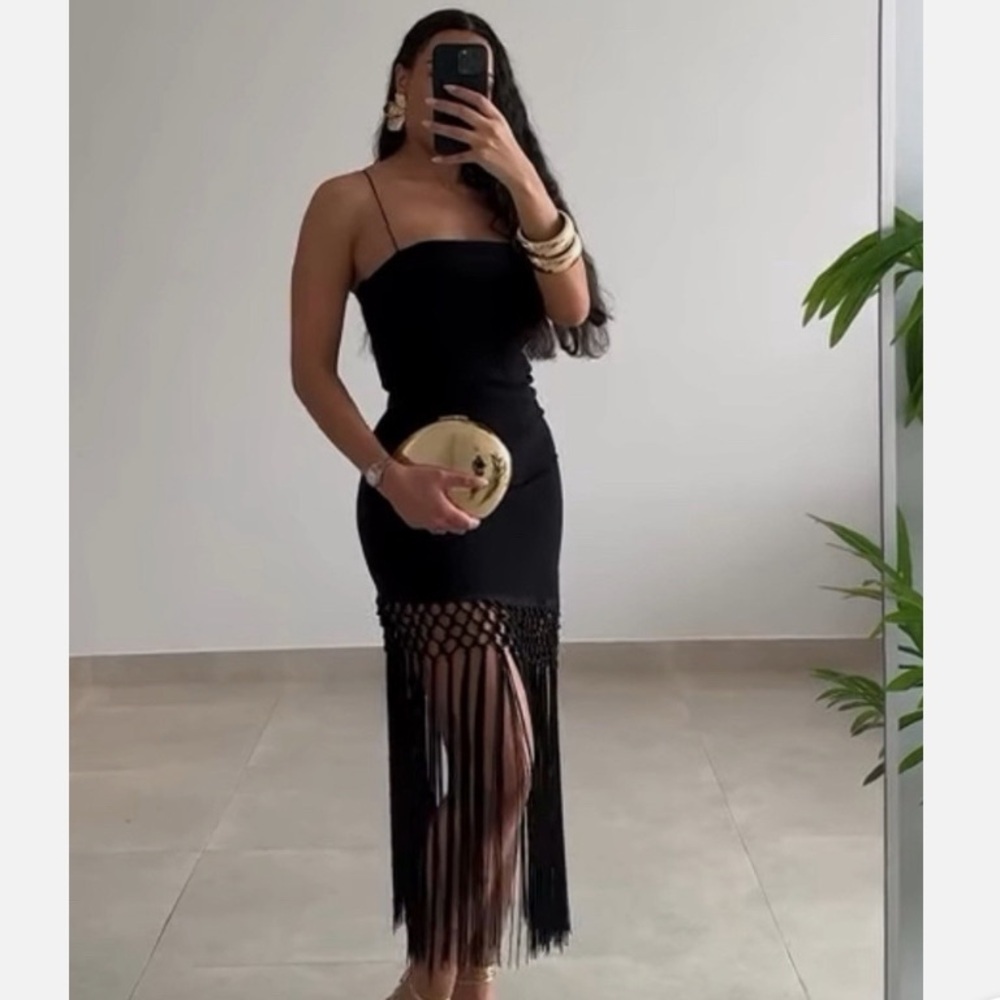 Spring /summer🌺  NWT ZARA FRINGED DRESS SIZE M
🚨 My prices are firm, no discount - Picture 12 of 13